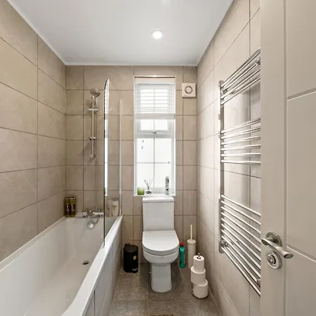 Modern One And Two Bed London * Edgware