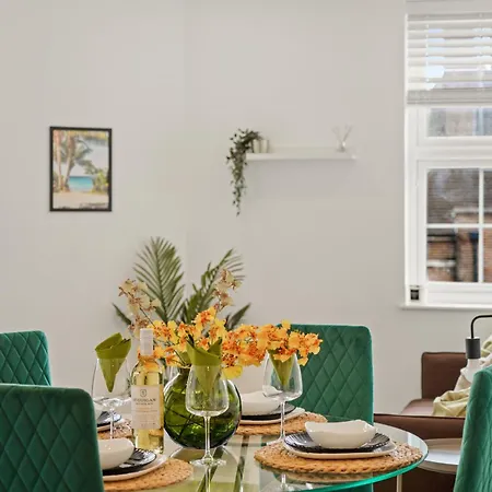 Apartment Modern One And Two Bed London *