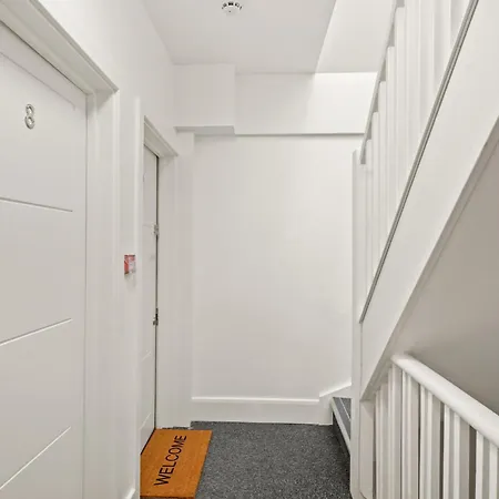 Modern One And Two Bed London Apartment