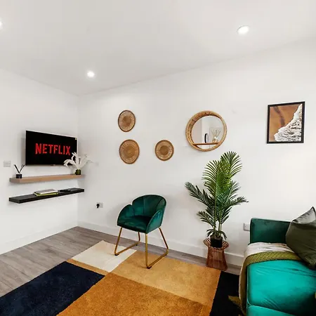 Modern One And Two Bed London * Edgware
