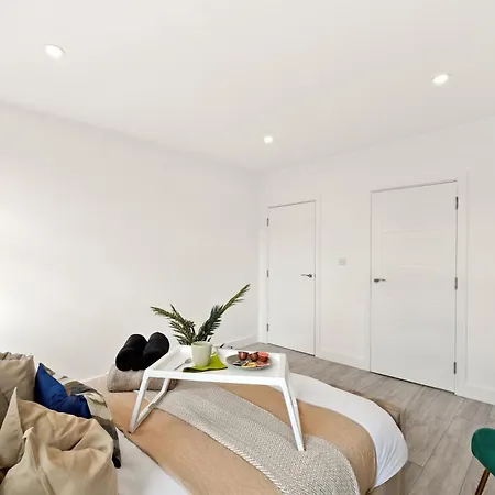 Modern One And Two Bed London *
