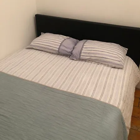 Cosy Double In West Kensington London