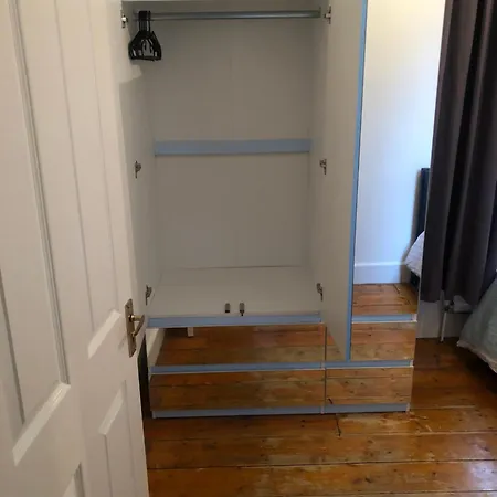Cosy Double In West Kensington London