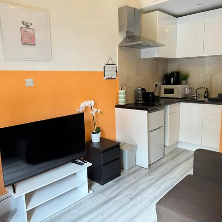 Central, Compact And Fashion Flat For 4 People With Breakfast In Kensington Zone 1 *
