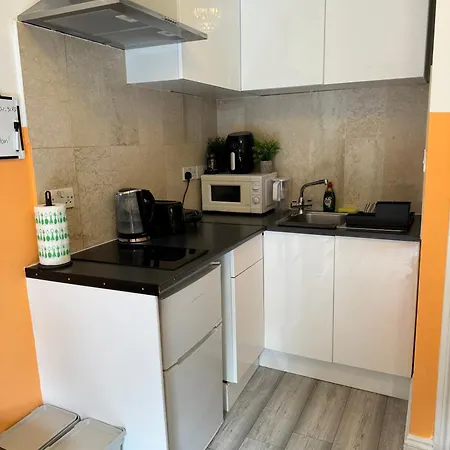 Apartment Central, Compact And Fashion Flat For 4 People With Breakfast In Kensington Zone 1 London