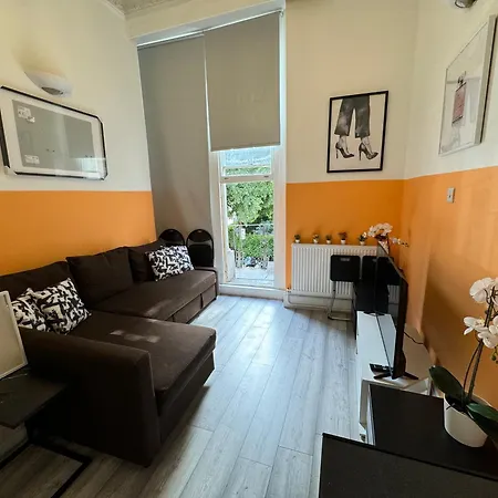 Central, Compact And Fashion Flat For 4 People With Breakfast In Kensington Zone 1 * London