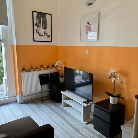 Central, Compact And Fashion Flat For 4 People With Breakfast In Kensington Zone 1 Apartment