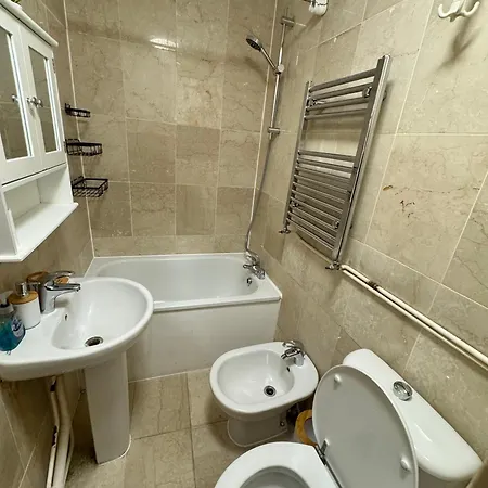 Central, Compact And Fashion Flat For 4 People With Breakfast In Kensington Zone 1 Apartment