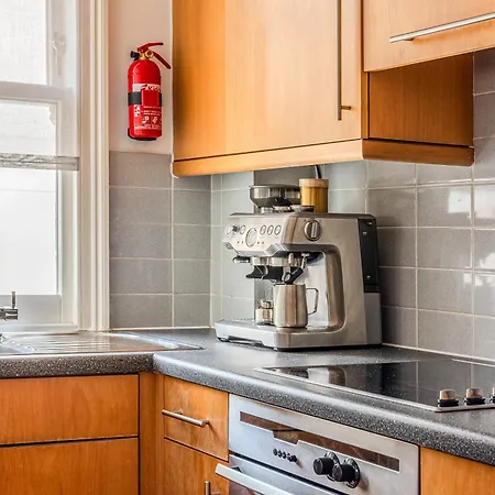 1br Apt, Of London, 2min Aldgate Tube *
