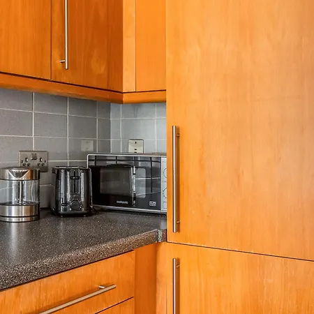 1br Apt, Of London, 2min Aldgate Tube Apartment *