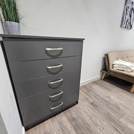 Apartment Comfy For 5 In Deltan Dpg4 Croydon