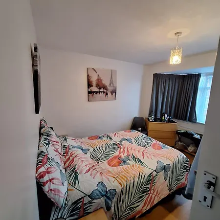 Harrow B & B Bed & Breakfast