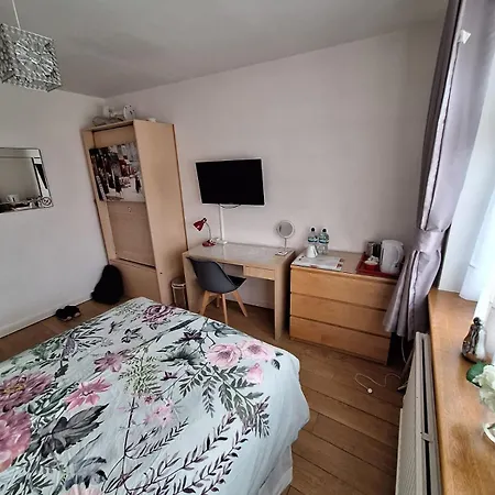 Bed & Breakfast Harrow B & B