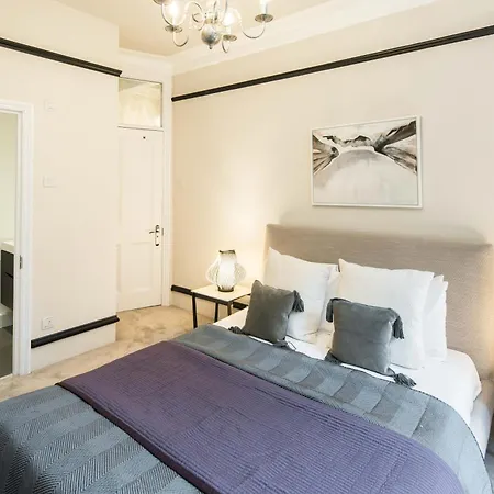 West Kensington-4bedrooms-cinema Rooms-olympia London