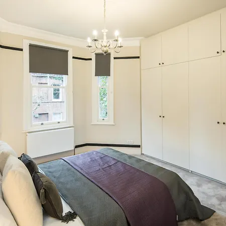 Apartment West Kensington-4bedrooms-cinema Rooms-olympia