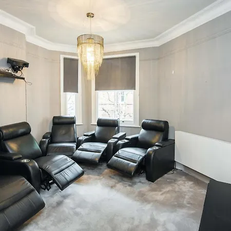 West Kensington-4bedrooms-cinema Rooms-olympia Apartment London