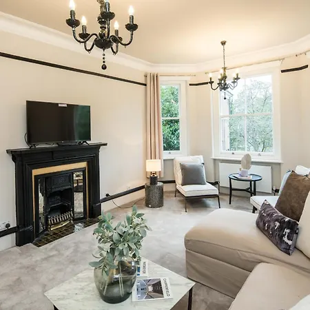 West Kensington-4bedrooms-cinema Rooms-olympia