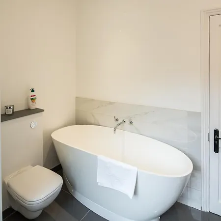 West Kensington-4bedrooms-cinema Rooms-olympia Apartment *
