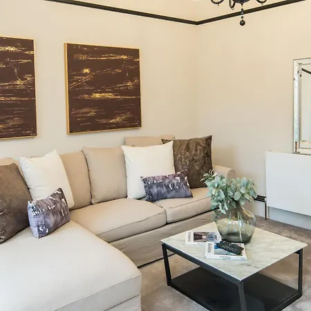 Apartment West Kensington-4bedrooms-cinema Rooms-olympia