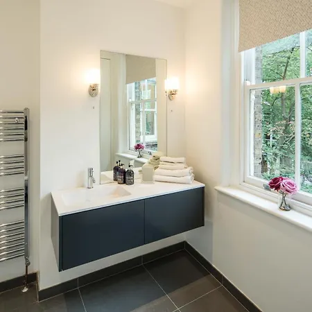 West Kensington-4bedrooms-cinema Rooms-olympia London