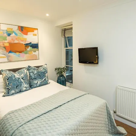 Apartment N19 Southkensington-museums-hydepark-caffe