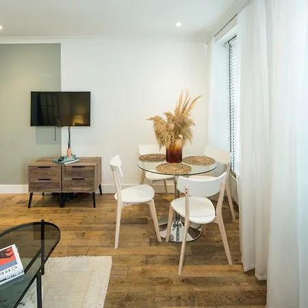 Apartment N19 Southkensington-museums-hydepark-caffe *