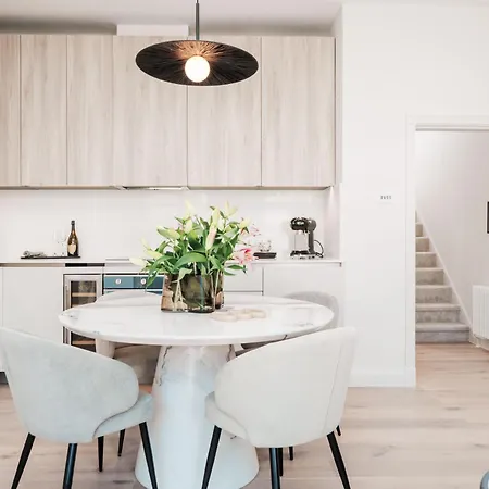 Comfort 3 Bedroom In Notting Hill *