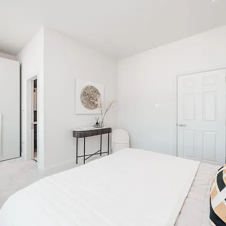 Apartment Comfort 3 Bedroom In Notting Hill