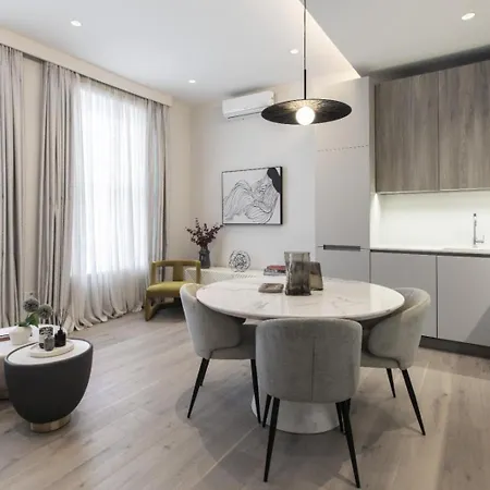 Comfort 3 Bedroom In Notting Hill Apartment *