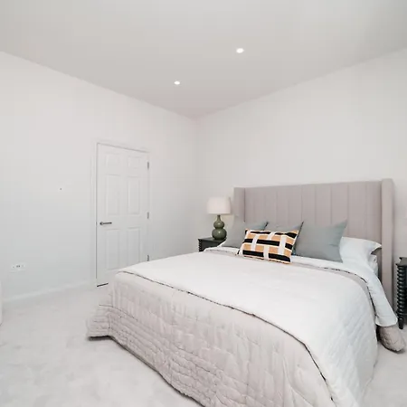 Comfort 3 Bedroom In Notting Hill *