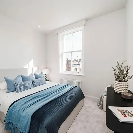 Comfort 3 Bedroom In Notting Hill Apartment