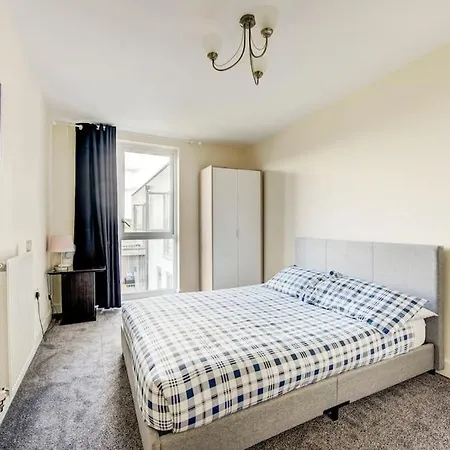 Beautiful 2 Bedroom 2 Bathroom In Colindale * Edgware