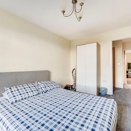 Beautiful 2 Bedroom 2 Bathroom In Colindale *
