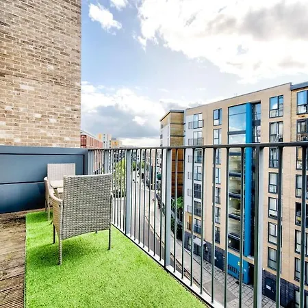 Beautiful 2 Bedroom 2 Bathroom In Colindale Edgware