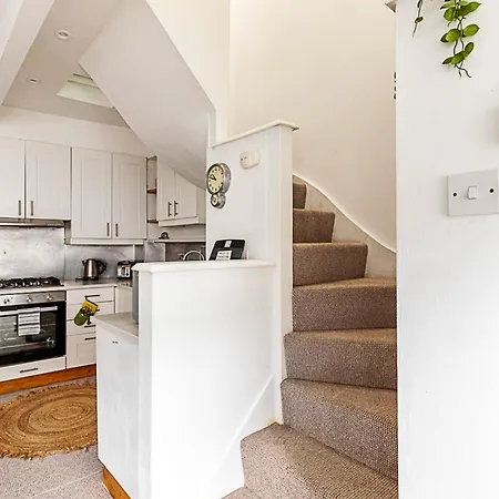 Apartment Kensal Green's Cosy Three Bedroom Retreat *