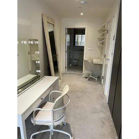 Lägenhet F9-fantastic 2 Bedroom Flat In Nw3! *