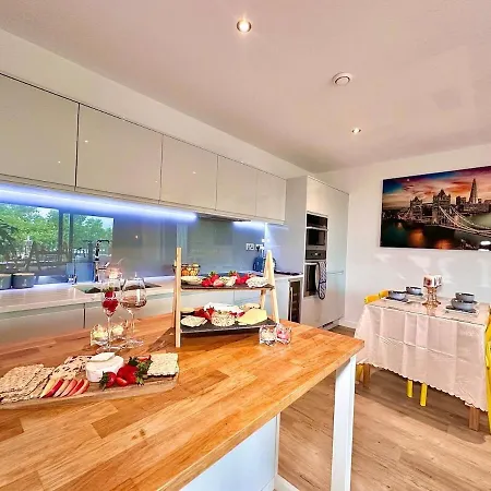 Apartment Fmss Urban Escape *