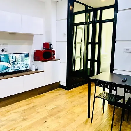 Fancy Flat In Apartment *