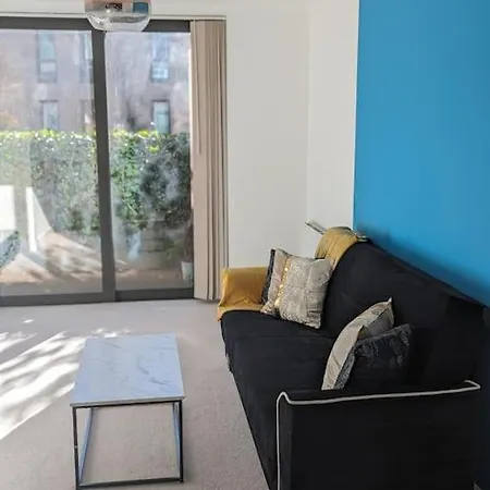 Premium Offers L Last-minute L Remigro Short Lets L 1 Bed Flat L Royal Docks L Airport & Excel L 2 Bed St Albans L Family Friendly L Near Bus Stop L Centre L Book Today With Remigro *