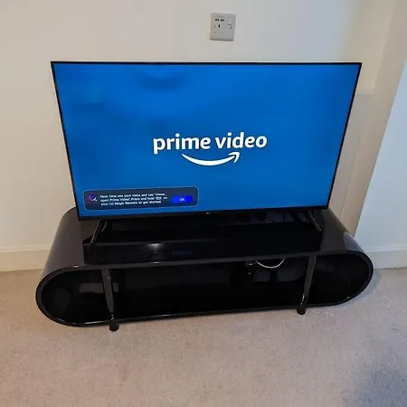 Apartment Premium Offers L Last-minute L Remigro Short Lets L 1 Bed Flat L Royal Docks L Airport & Excel L 2 Bed St Albans L Family Friendly L Near Bus Stop L Centre L Book Today With Remigro *