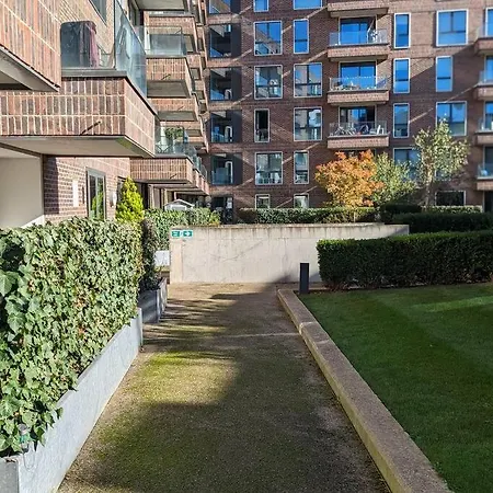 Apartment Premium Offers L Last-minute L Remigro Short Lets L 1 Bed Flat L Royal Docks L Airport & Excel L 2 Bed St Albans L Family Friendly L Near Bus Stop L Centre L Book Today With Remigro London