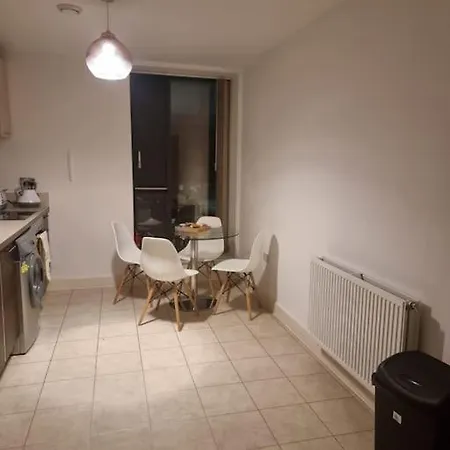 Apartment Premium Offers L Last-minute L Remigro Short Lets L 1 Bed Flat L Royal Docks L Airport & Excel L 2 Bed St Albans L Family Friendly L Near Bus Stop L Centre L Book Today With Remigro *