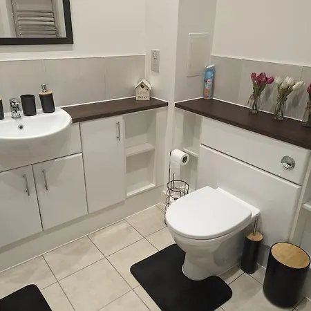 Premium Offers L Last-minute L Remigro Short Lets L 1 Bed Flat L Royal Docks L Airport & Excel L 2 Bed St Albans L Family Friendly L Near Bus Stop L Centre L Book Today With Remigro * London
