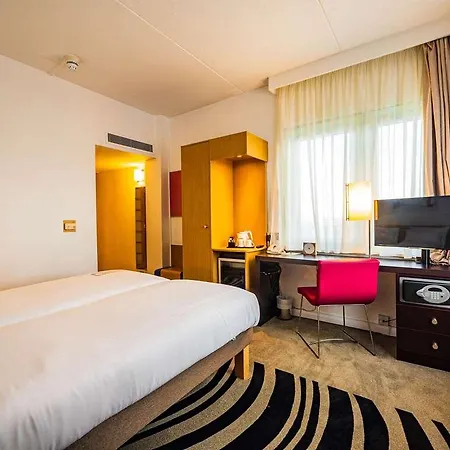 Hotel Novotel West 4*