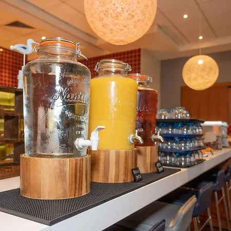 Hotel Novotel London Heathrow Airport M4 Jct. 4