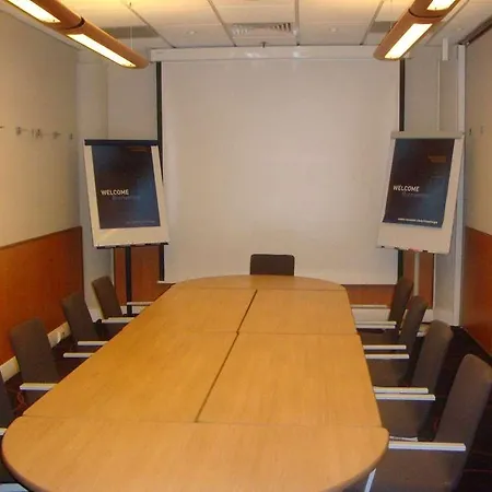 Novotel London Heathrow Airport M4 Jct. 4 Hotel 4*