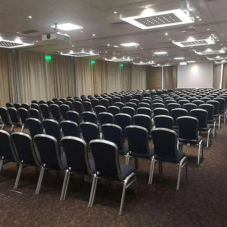 Novotel London Heathrow Airport M4 Jct. 4 Hotel 4*