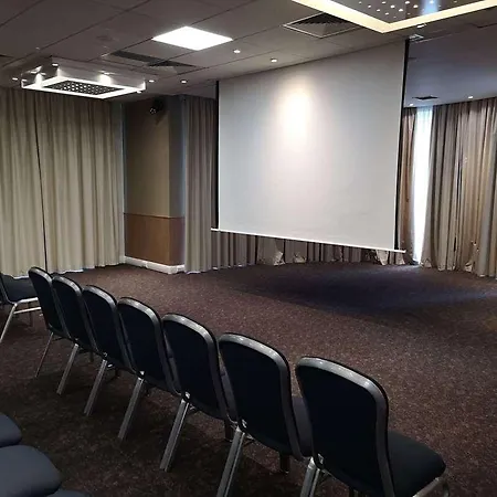 Hotel Novotel London Heathrow Airport M4 Jct. 4 4*
