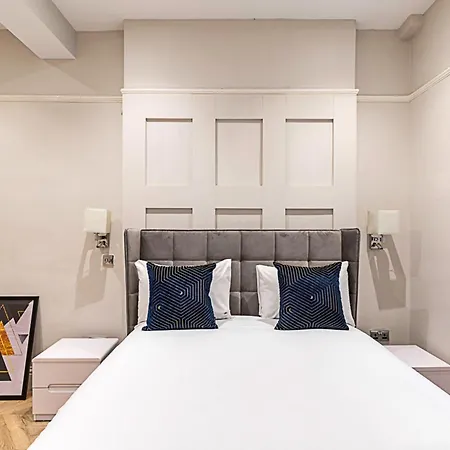 Beautiful Two Bedroom Abode In Notting Hill Apartment London