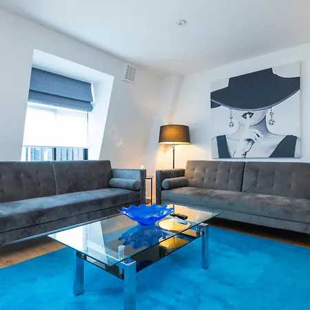 Elegant Mayfair 5 Apartment